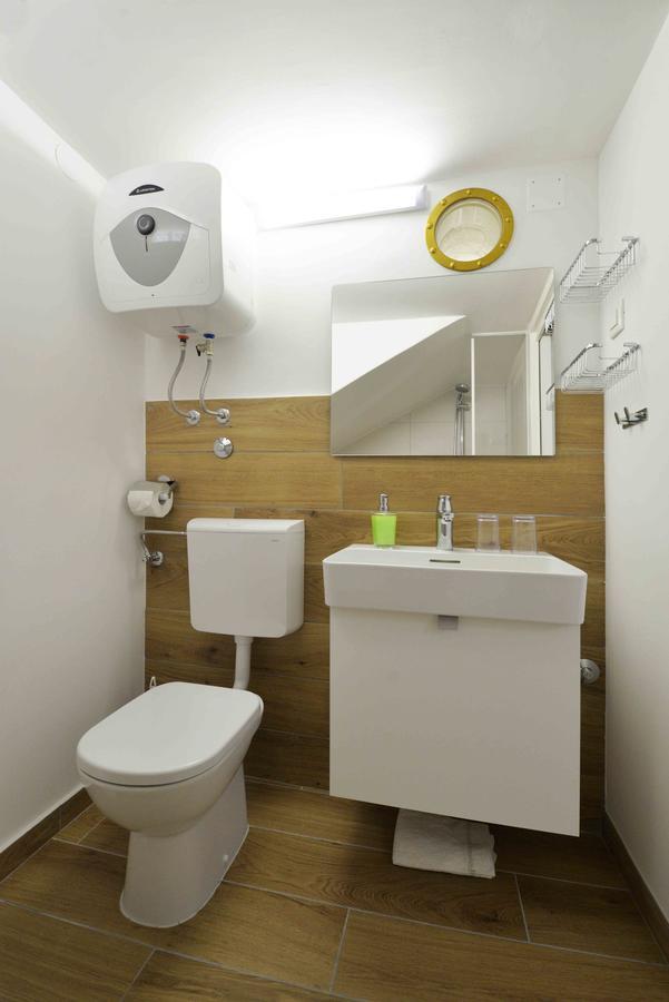 Sea Side Apartment Murter Exterior foto